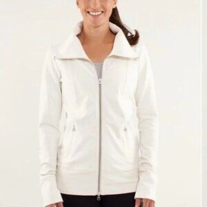 Lululemon Daily Yoga Women's Polar Cream Zip Up Jacket  Size 8 Activewear Sporty